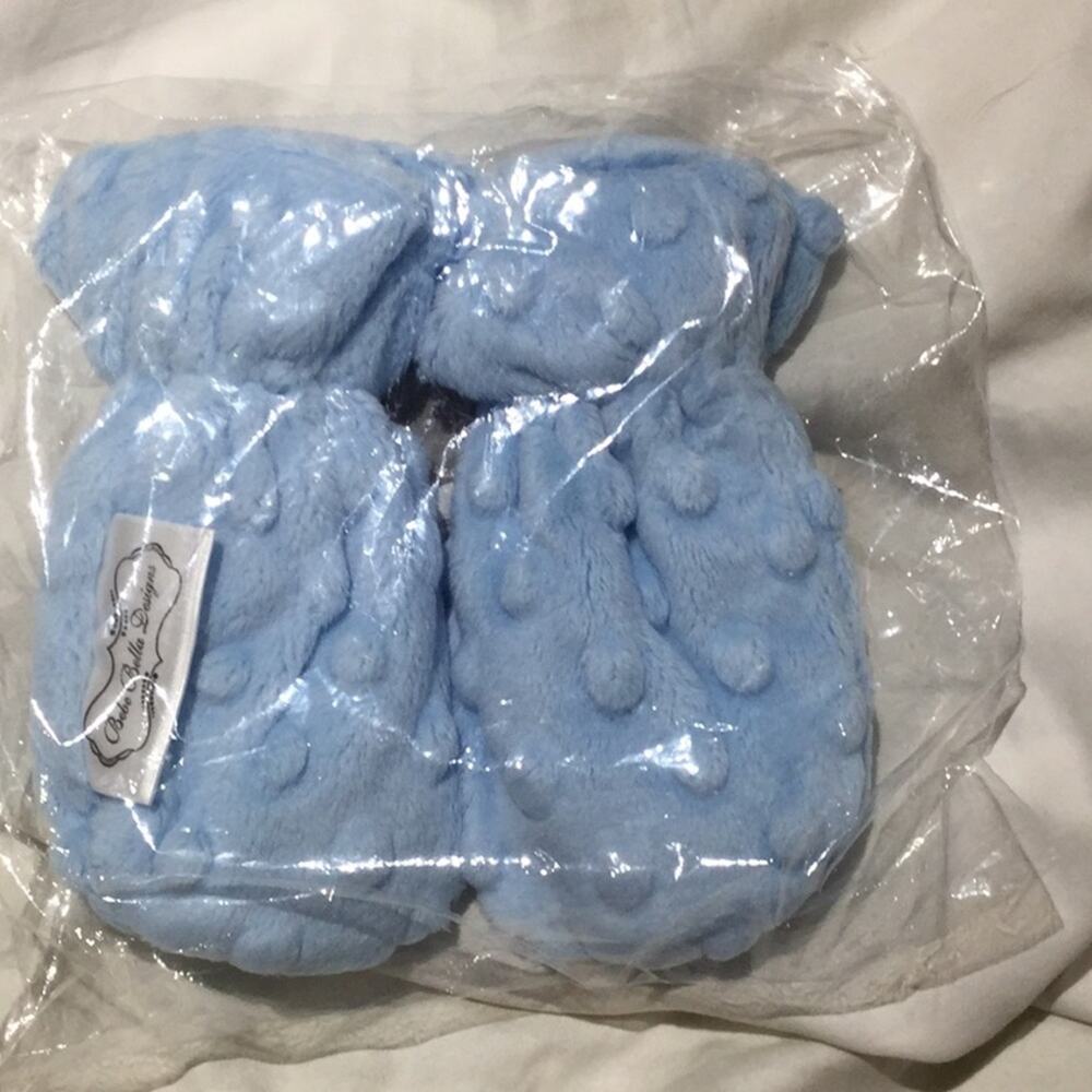 Baby Bella minkie mittens light blue NWT